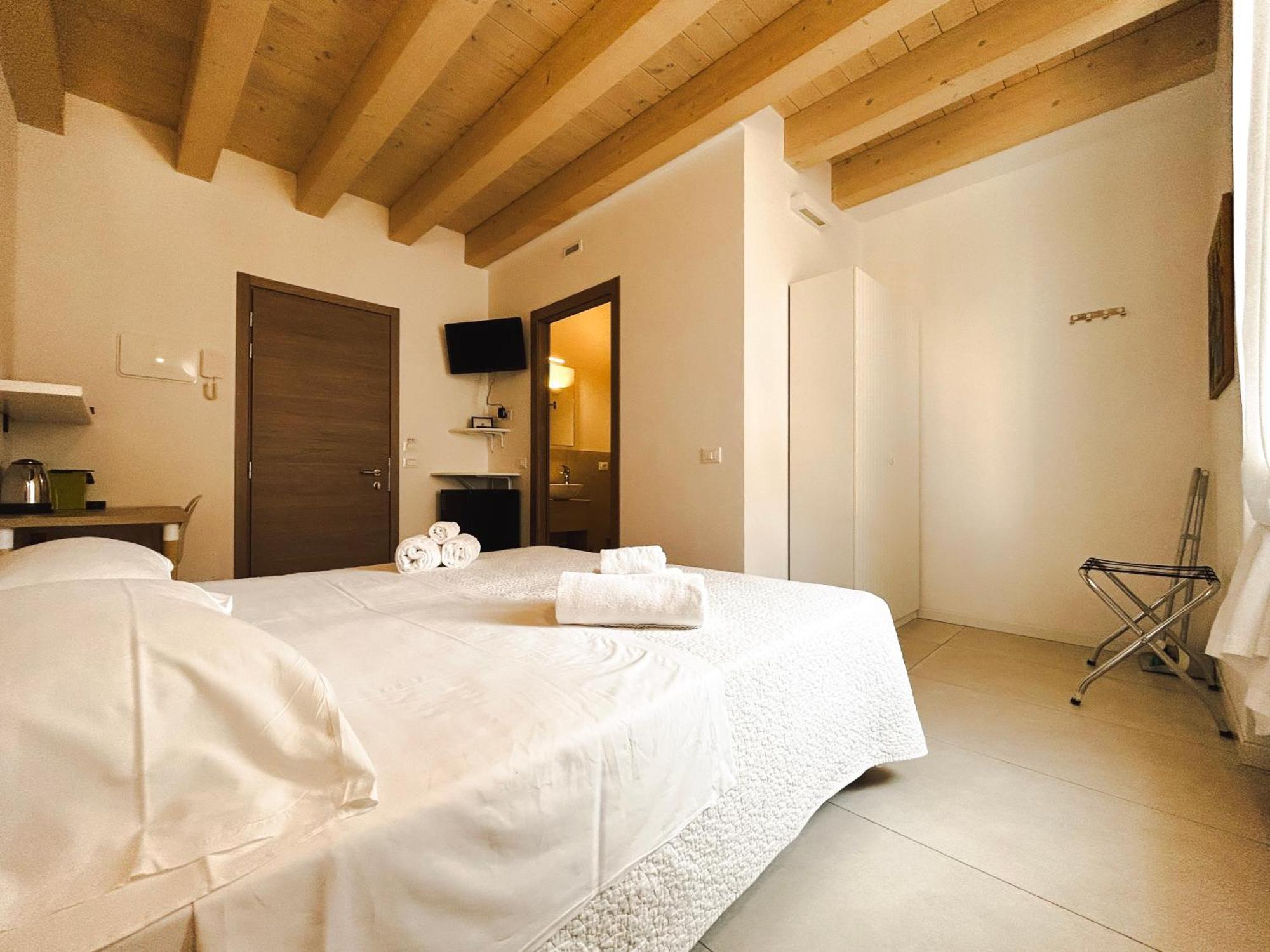 Via Poma Rooms Vérone Extérieur photo